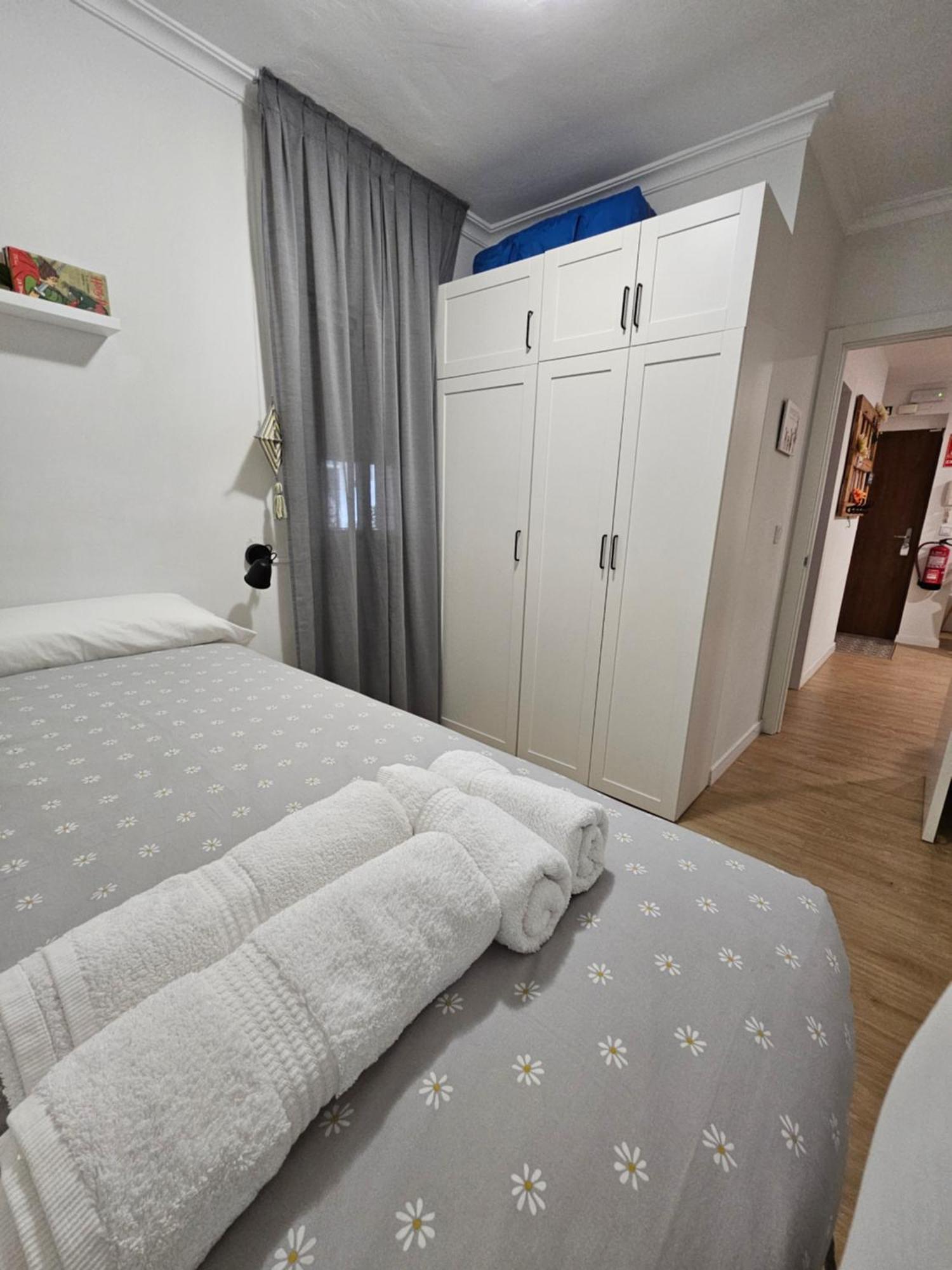 Apartamento Triana Apartment เซบีญา ภายนอก รูปภาพ