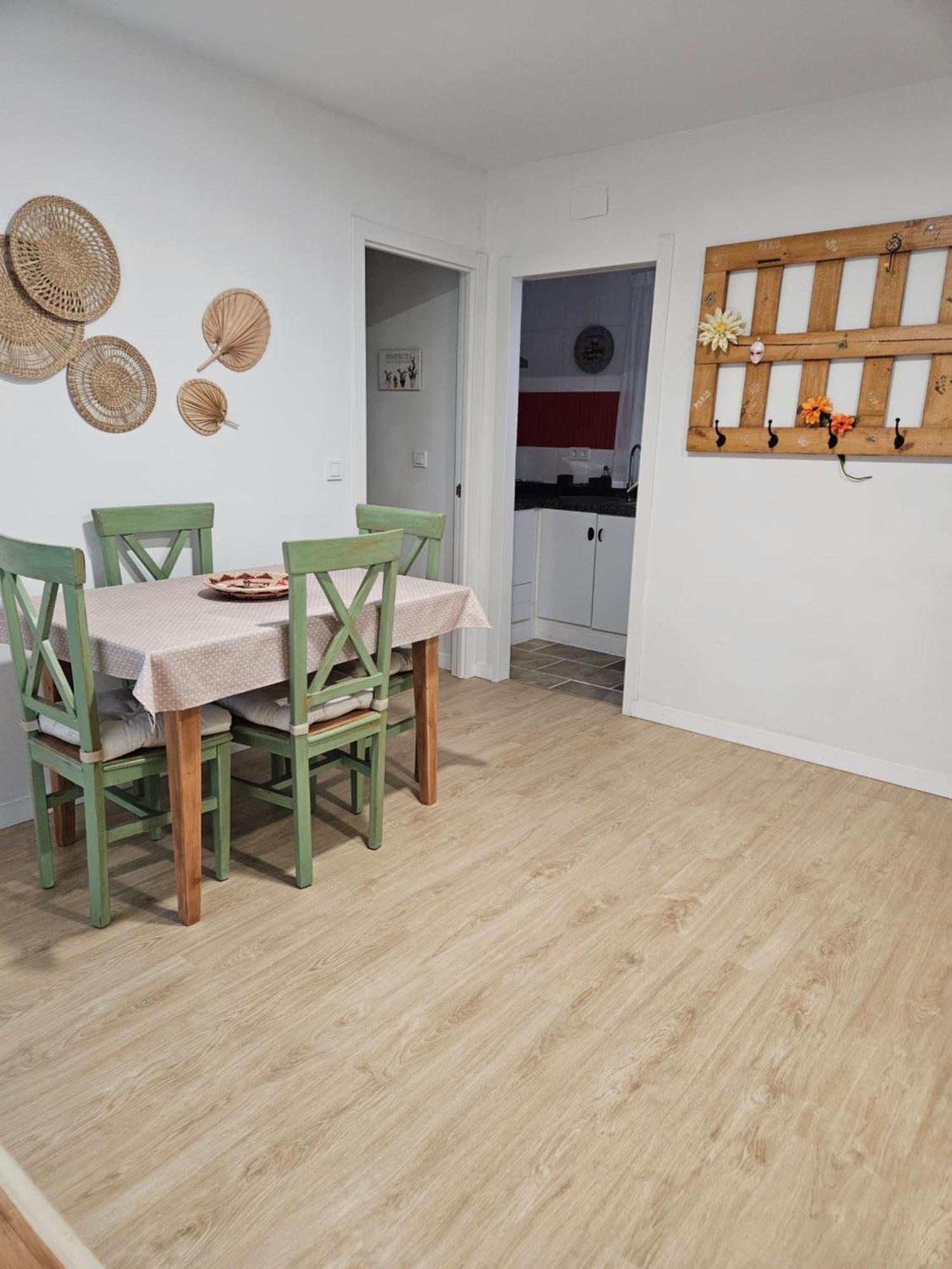 Apartamento Triana Apartment เซบีญา ภายนอก รูปภาพ
